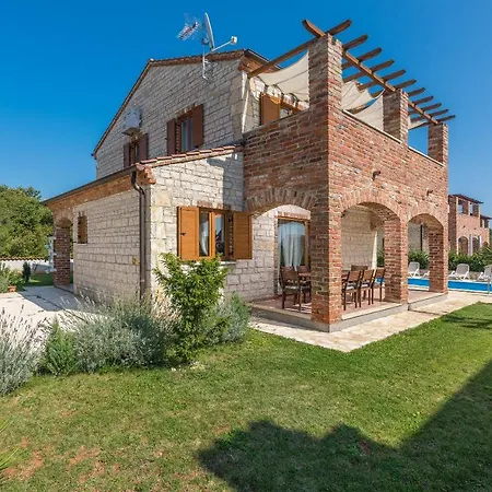 Dada Villa