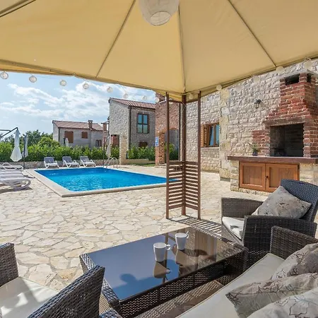 Dada Villa *