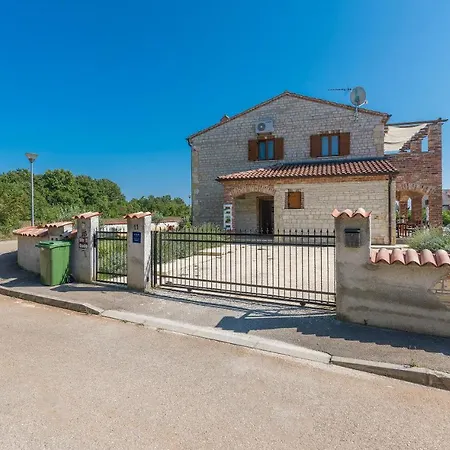 Dada Villa *